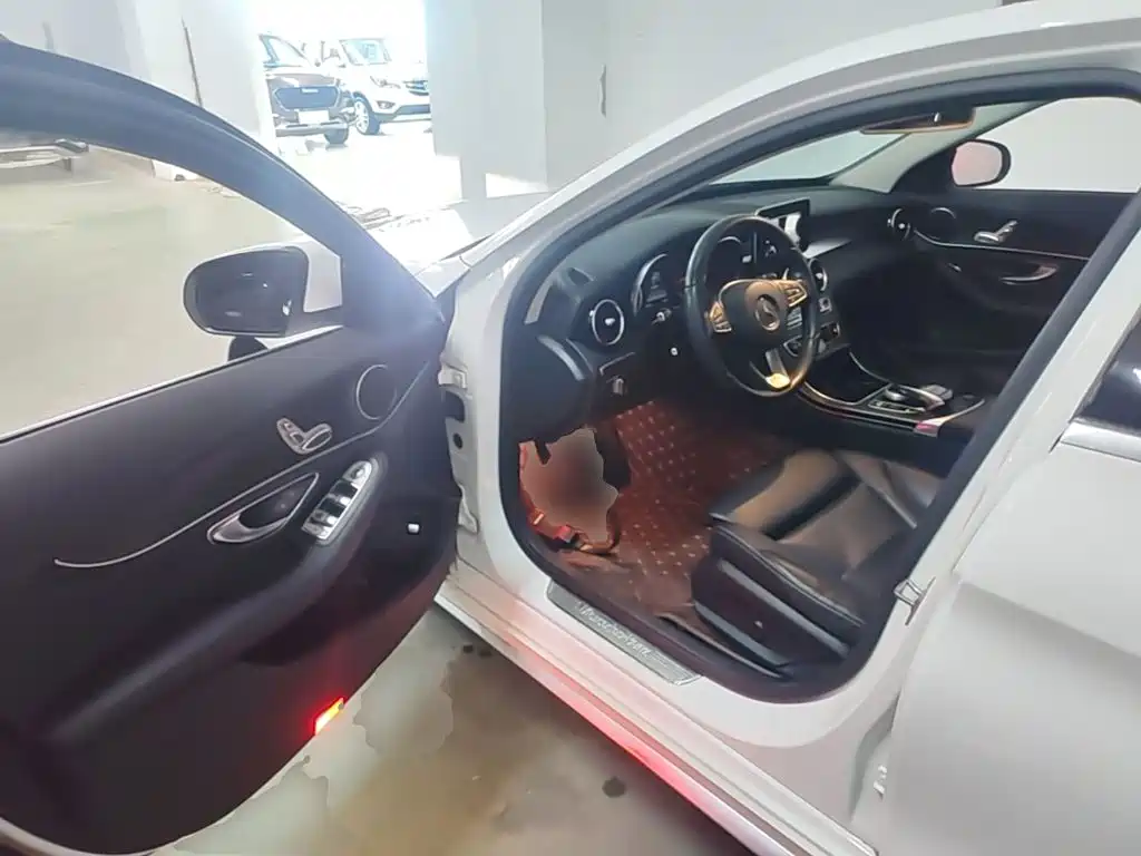 Mercedes-Benz C-Class — миниатюра 16