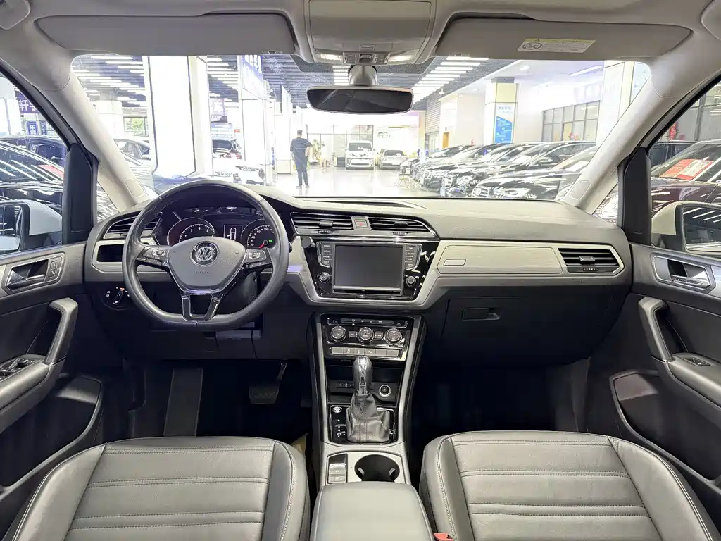 Volkswagen Touran — миниатюра 6