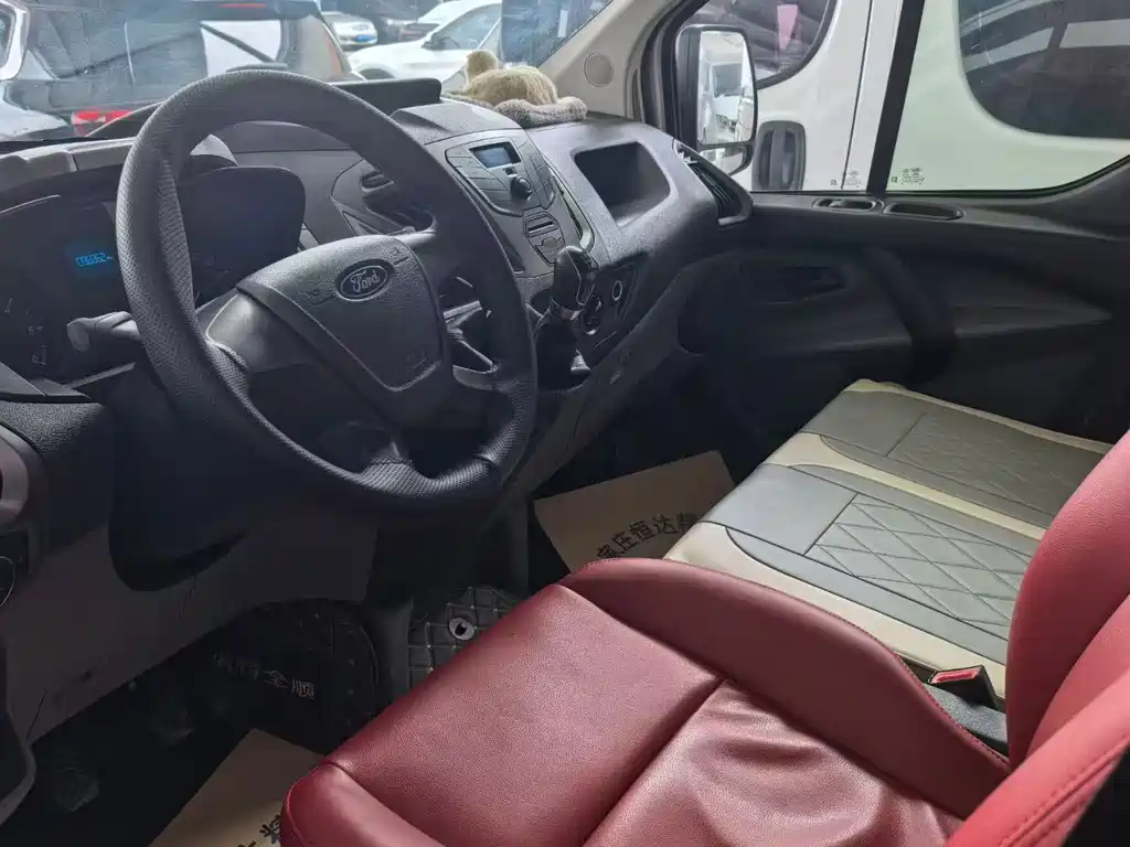 Ford Transit — миниатюра 5