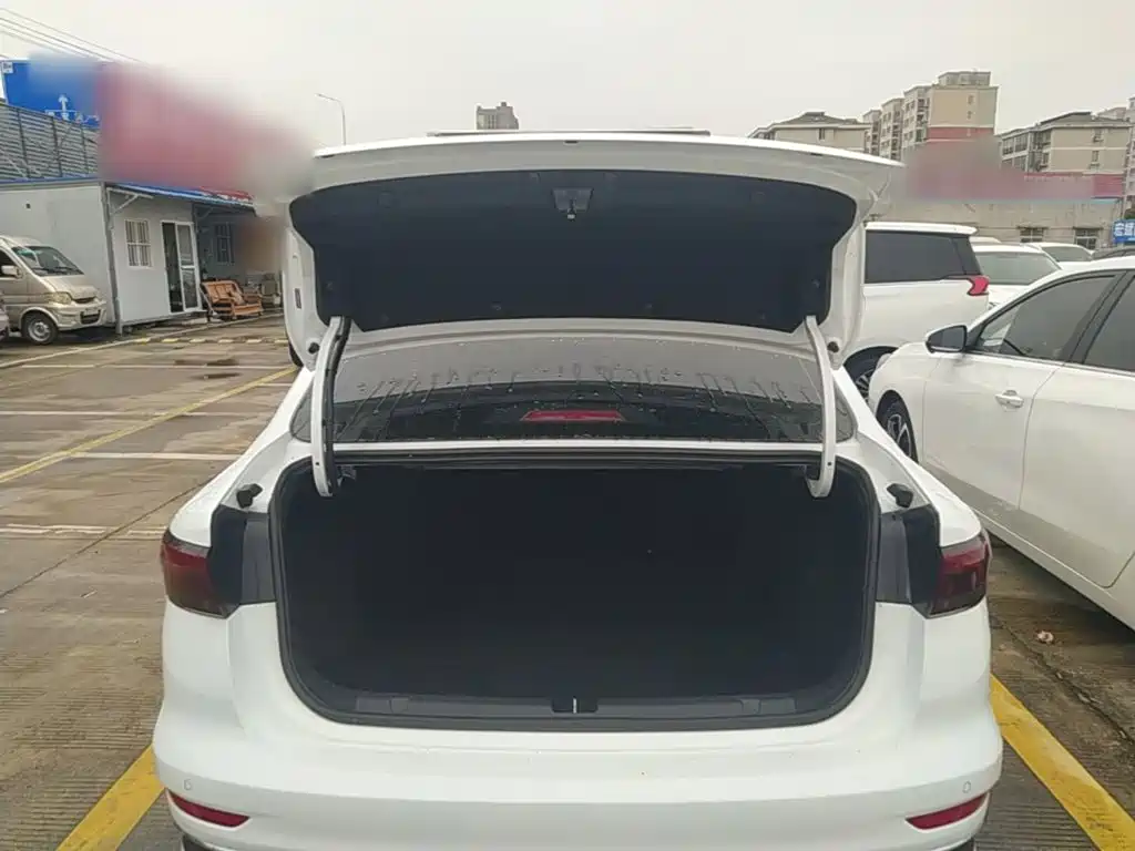 Geely Emgrand — миниатюра 19