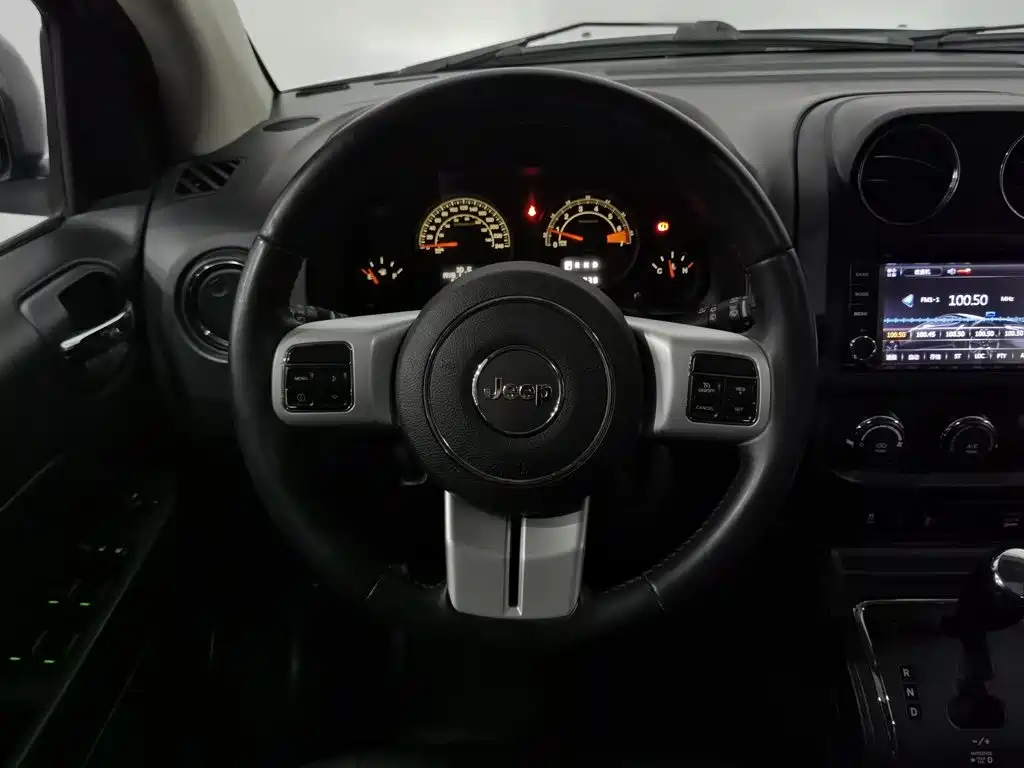 Jeep Compass (Import) — миниатюра 11