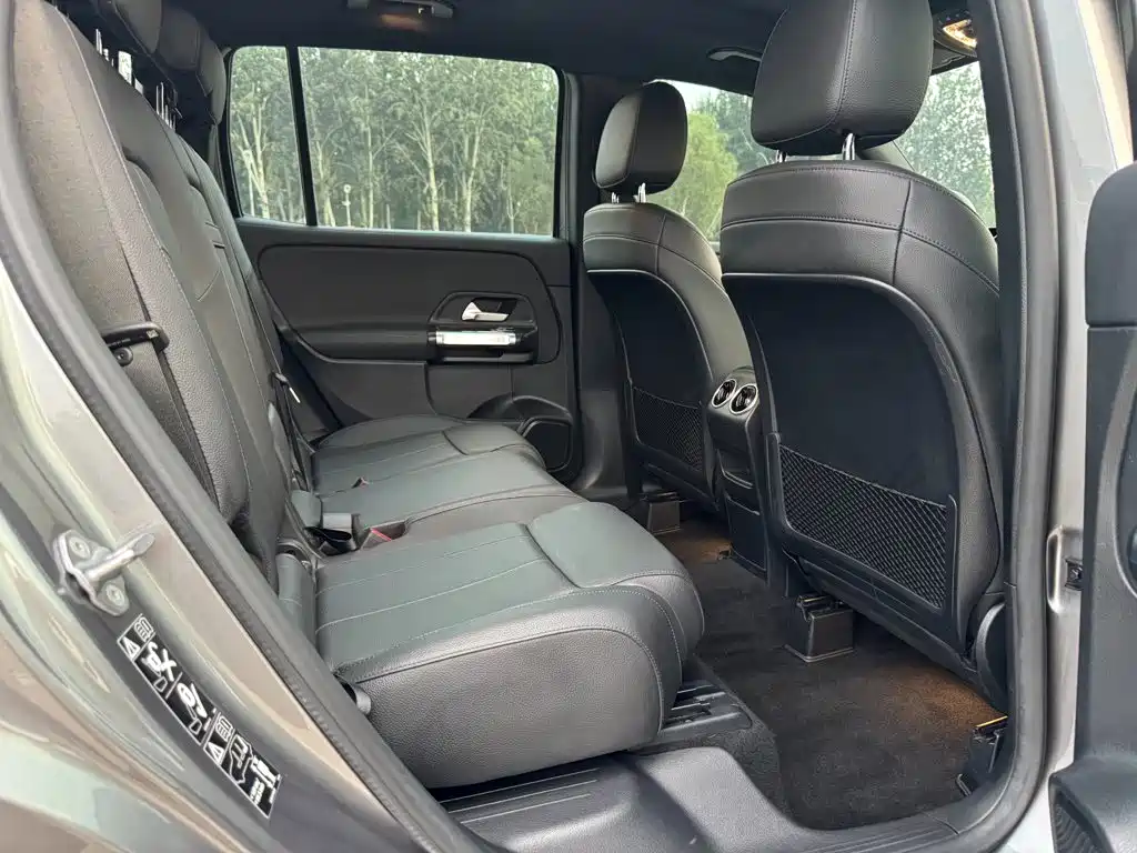 Mercedes-Benz GLB — миниатюра 21