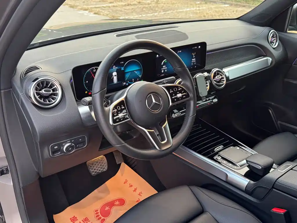 Mercedes-Benz GLB — миниатюра 9