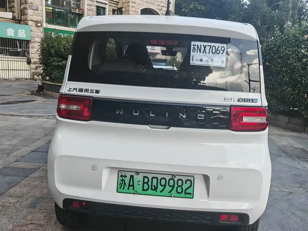 Wuling MINIEV — миниатюра 6