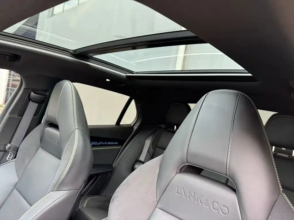 Lynk & Co 03 — миниатюра 13
