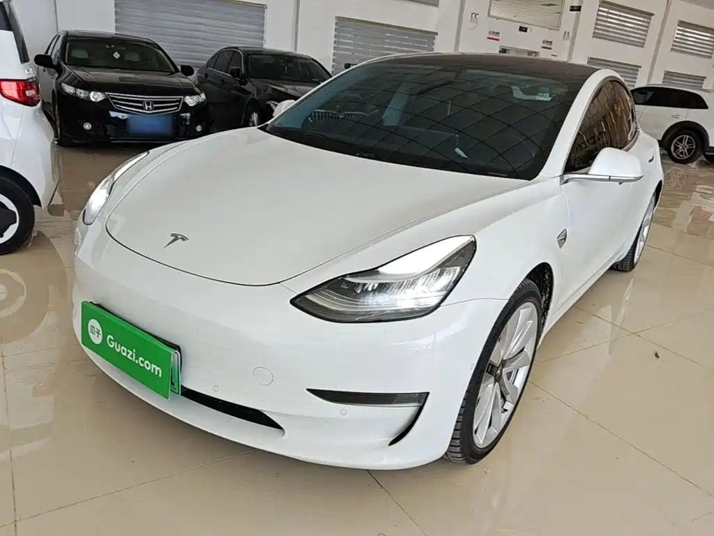 Tesla Model 3 — миниатюра 2