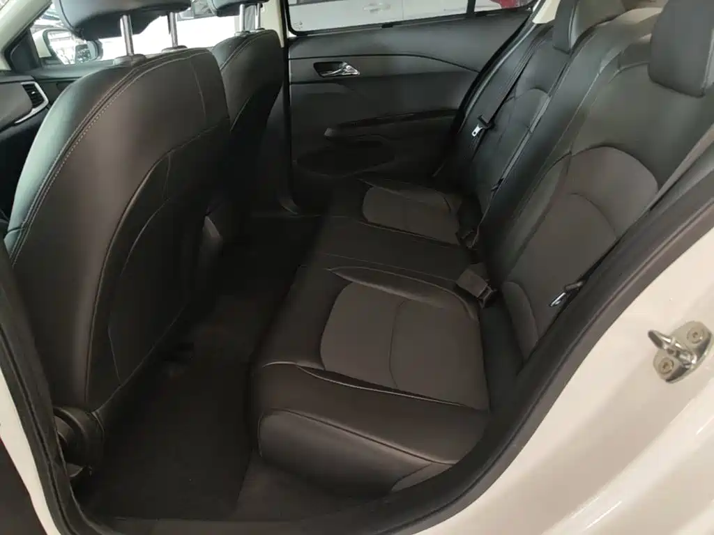 Chevrolet Cavalier — миниатюра 17
