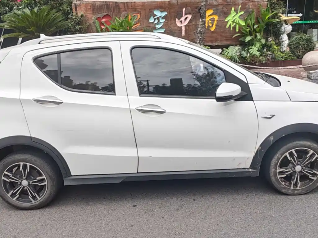 BAIC New Energy EC — миниатюра 3