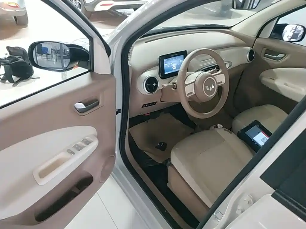 Wuling MINIEV — миниатюра 16