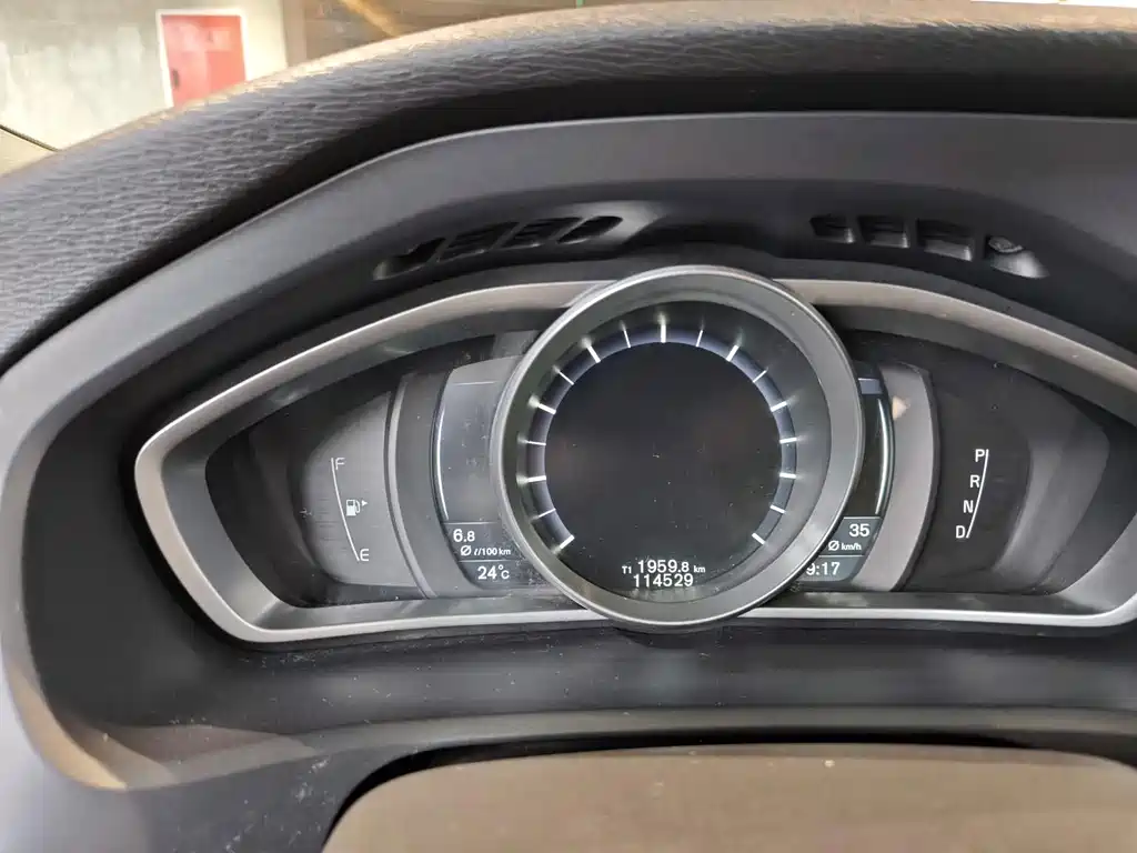 Volvo V40 — миниатюра 2