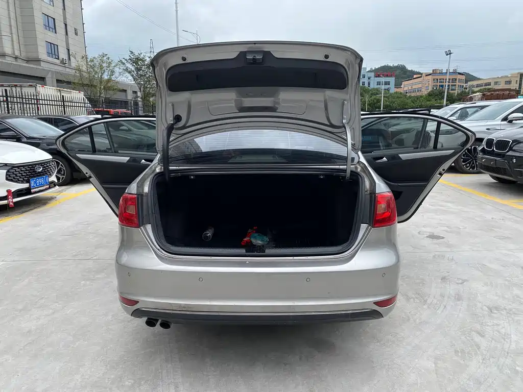 Volkswagen Sagitar — миниатюра 8