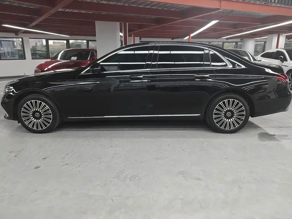 Mercedes-Benz E-Class — миниатюра 6