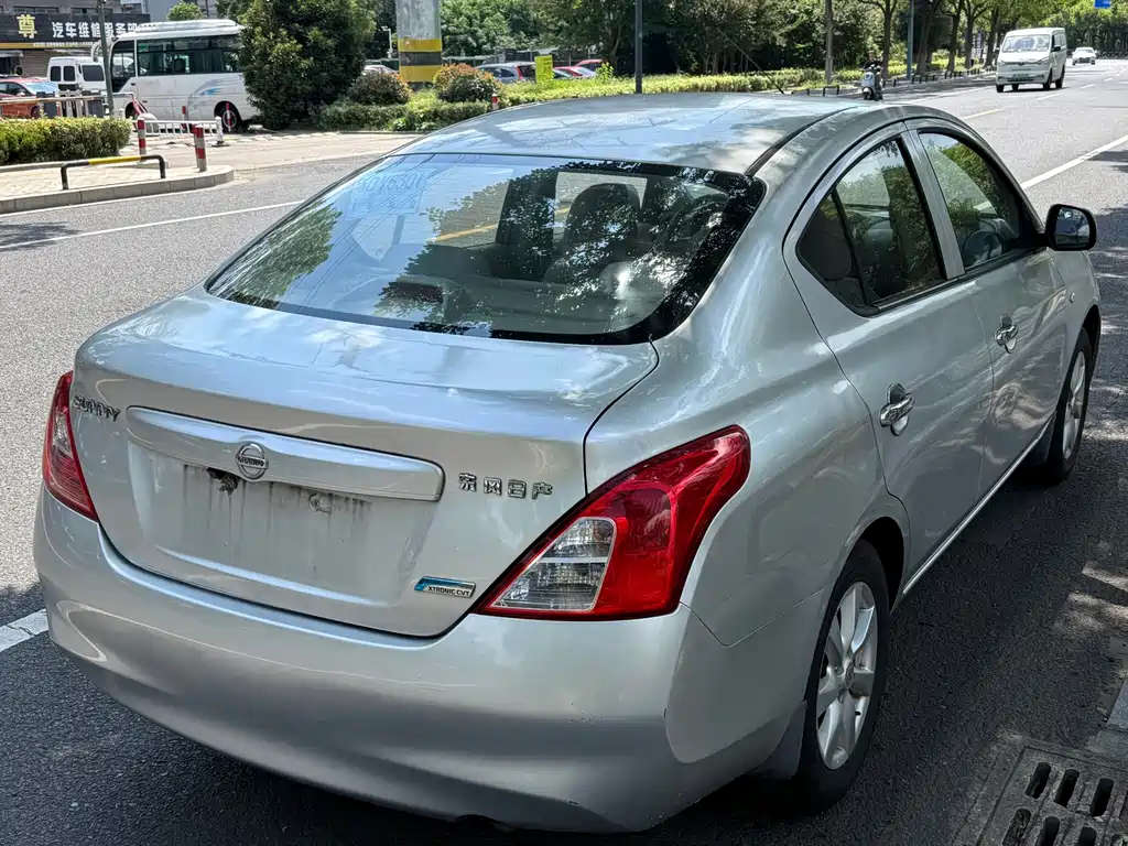Nissan Sunny — миниатюра 9