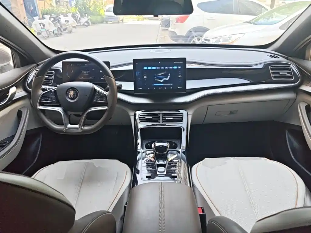 BYD Qin PLUS — миниатюра 10