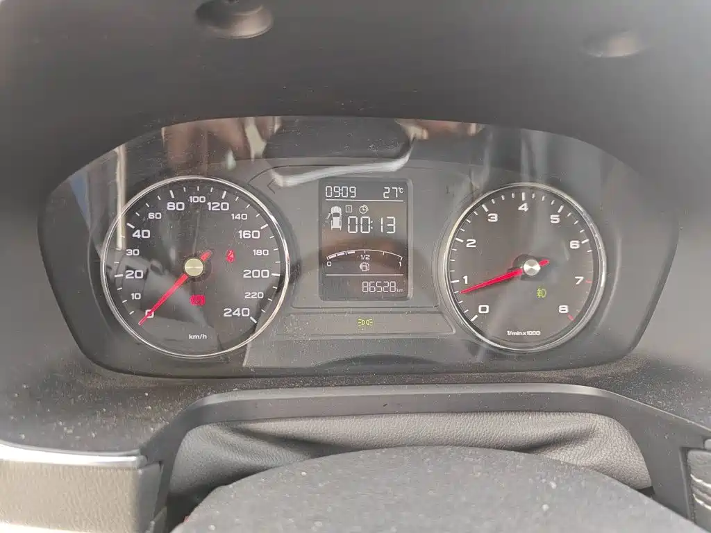 Roewe RX5 — миниатюра 12