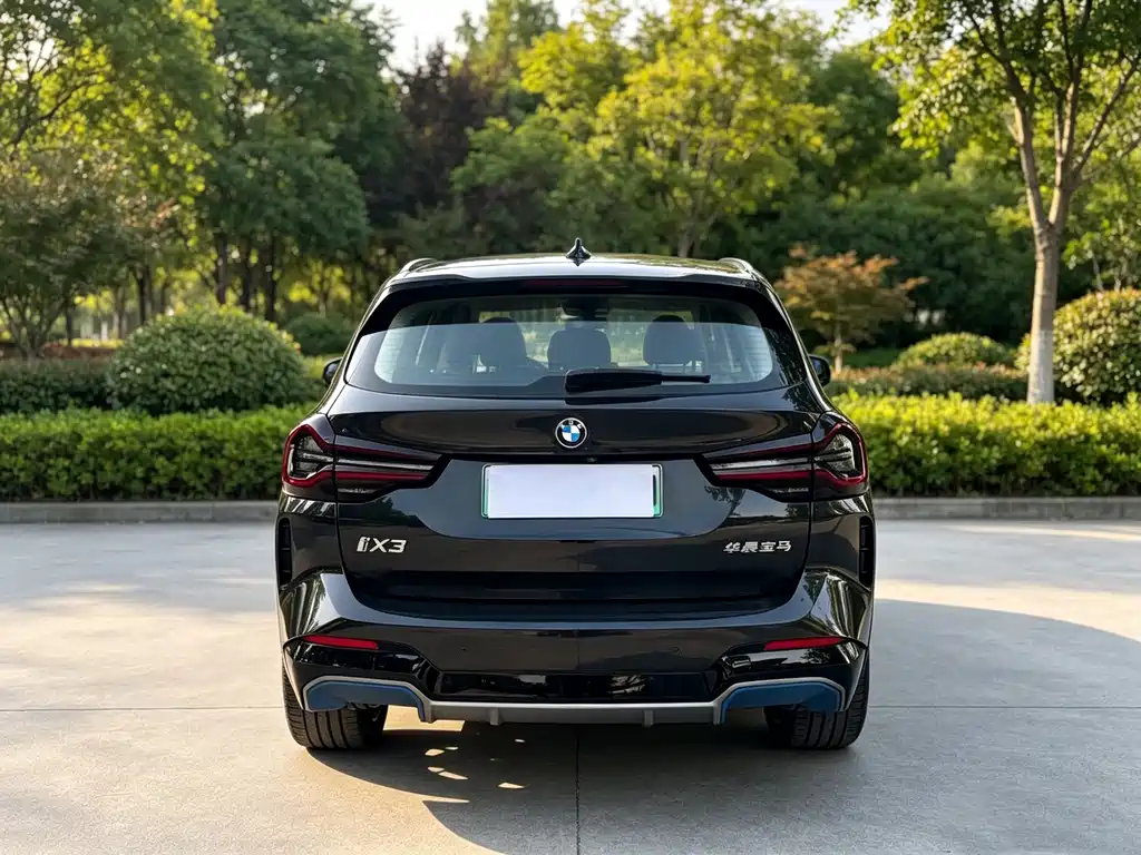 BMW iX3 — миниатюра 13