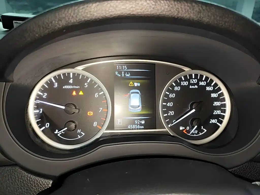 Nissan Tiida — миниатюра 12