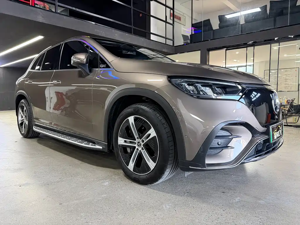 Mercedes-Benz EQE SUV — миниатюра 3