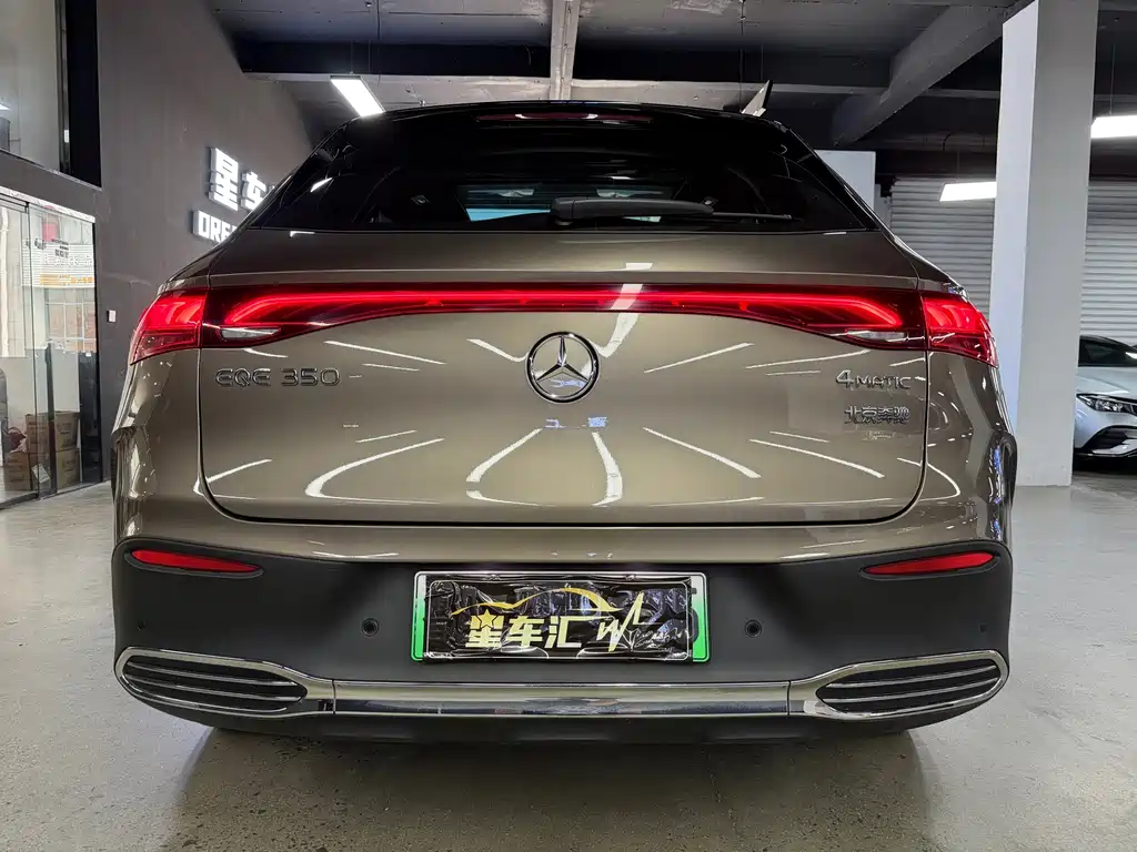 Mercedes-Benz EQE SUV — миниатюра 13