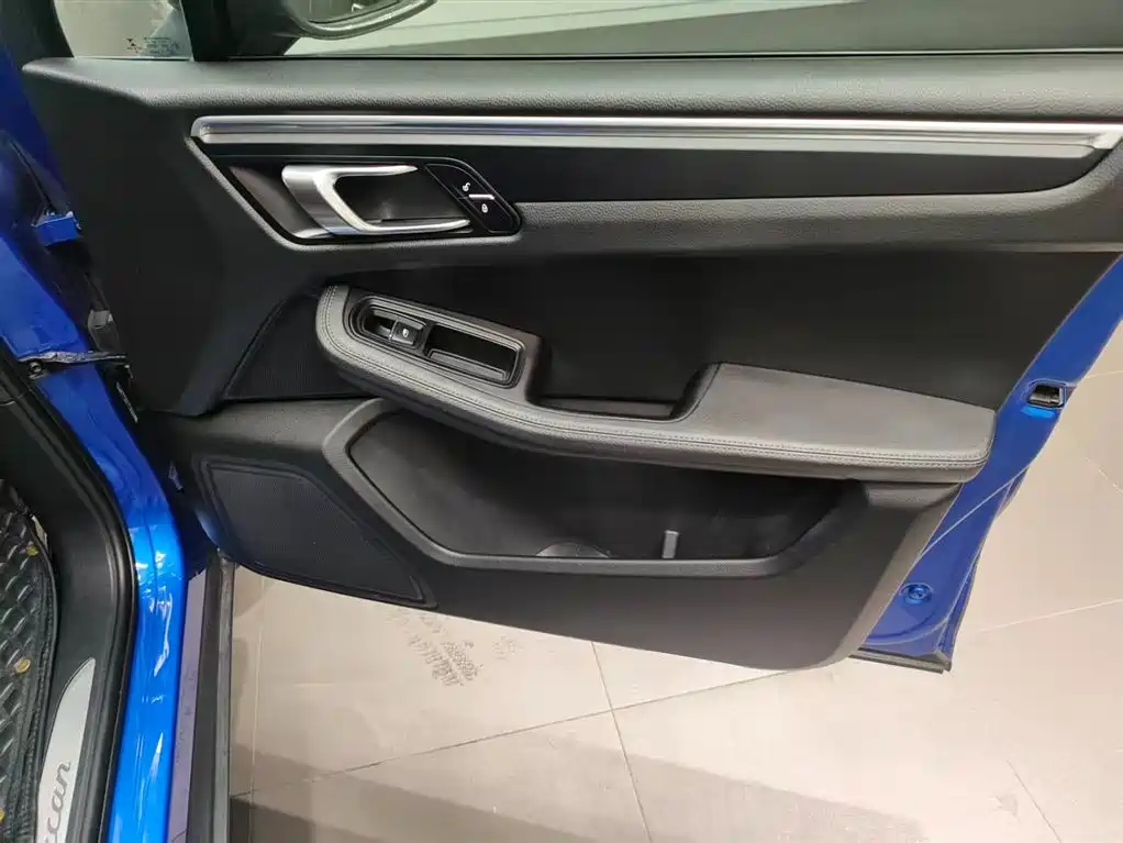 Porsche Macan — миниатюра 14