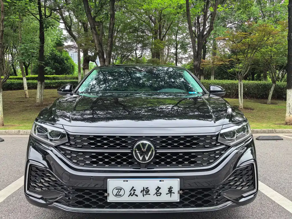 Volkswagen Passat 2022 330TSI Luxury