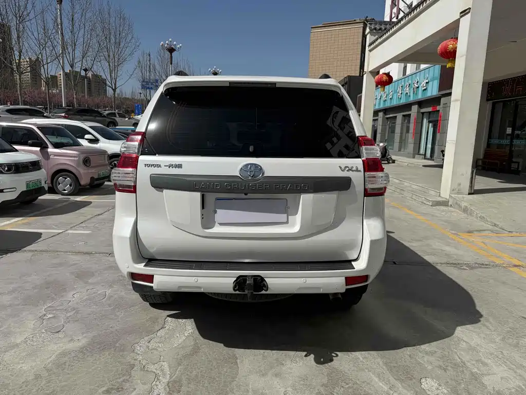 Toyota Land Cruiser Prado 2016 2.7L AT Standard