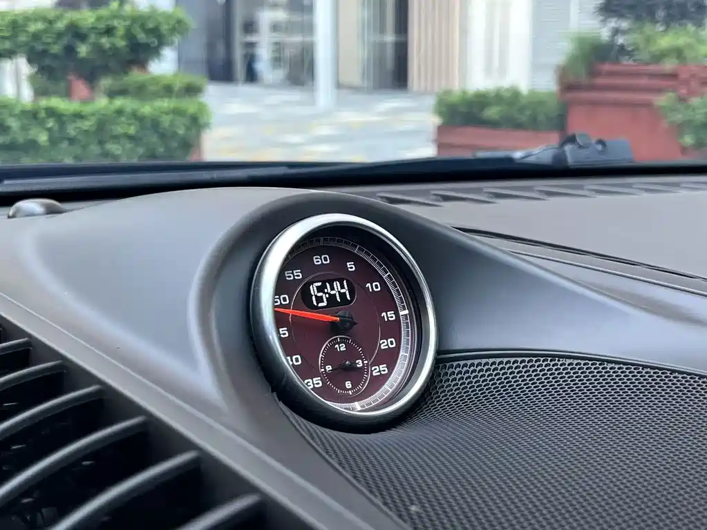 Porsche Cayenne — миниатюра 19