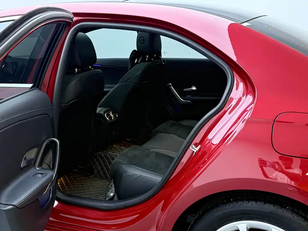 Mercedes-Benz A-Class — миниатюра 13