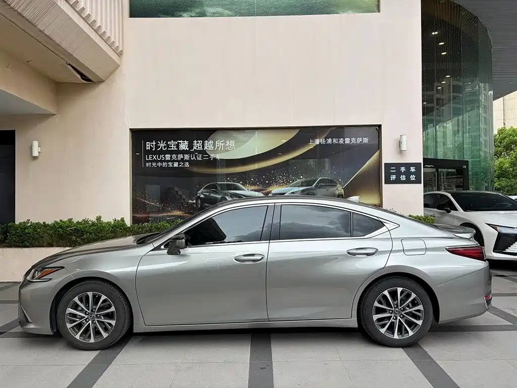 Lexus ES — миниатюра 2