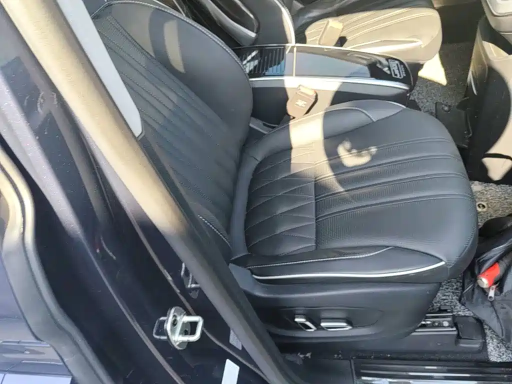 Roewe iMAX8 — миниатюра 25