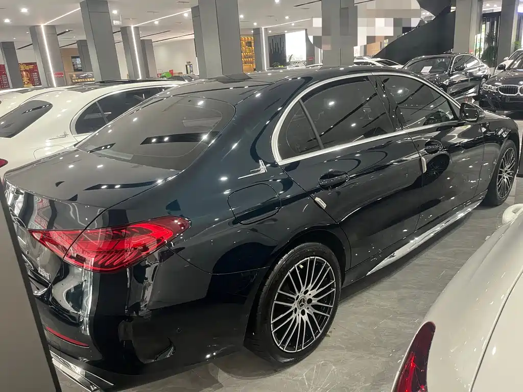 Mercedes-Benz C-Class — миниатюра 8