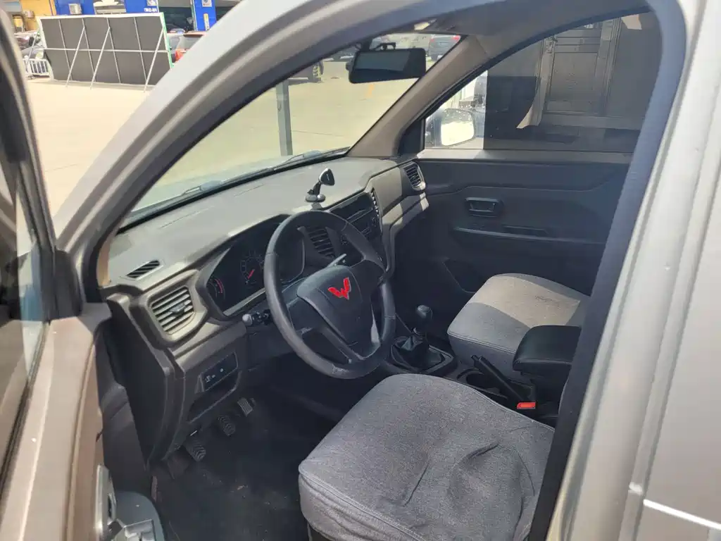Wuling V 2021 1.5L LAR