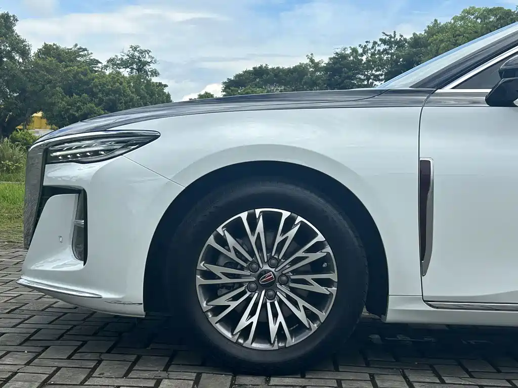 Hongqi Hongqi H5 — миниатюра 9