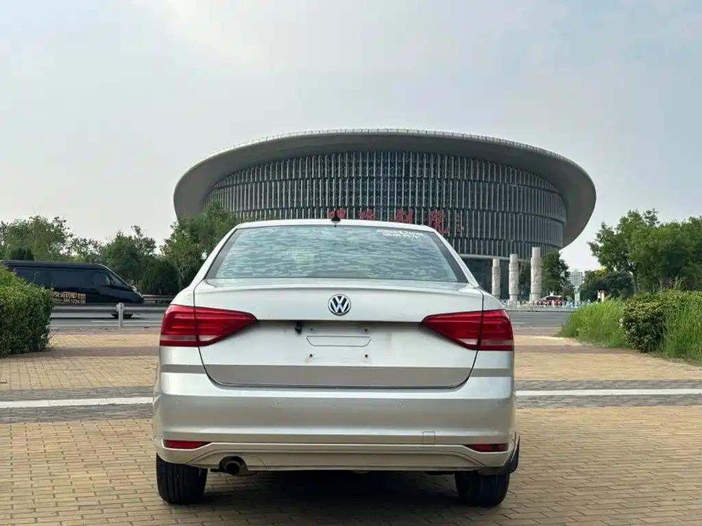 Volkswagen Lavida — миниатюра 5