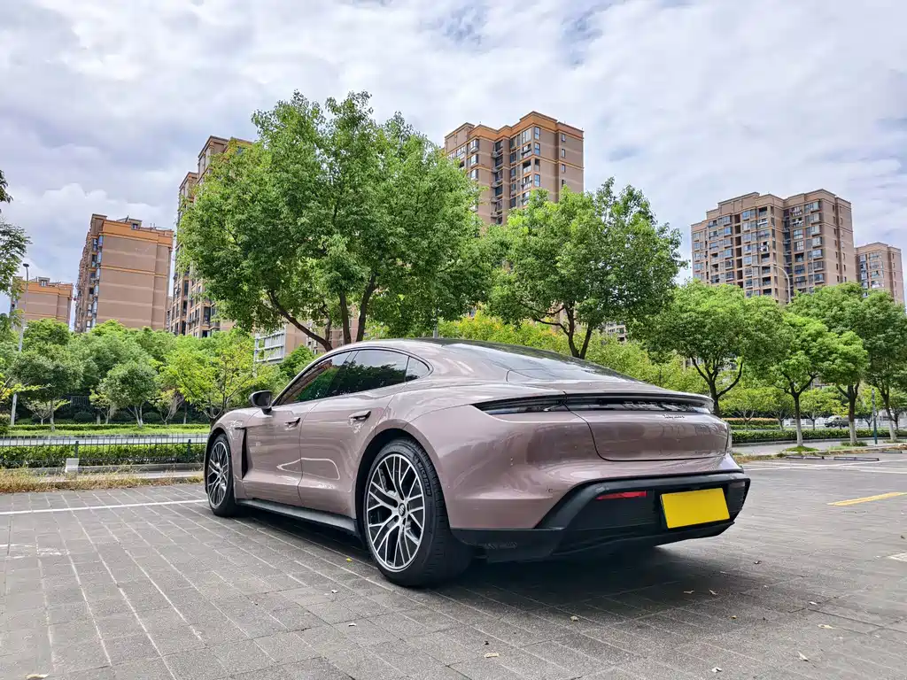 Porsche Taycan — миниатюра 15