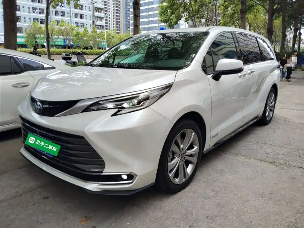 Toyota Sienna 2024