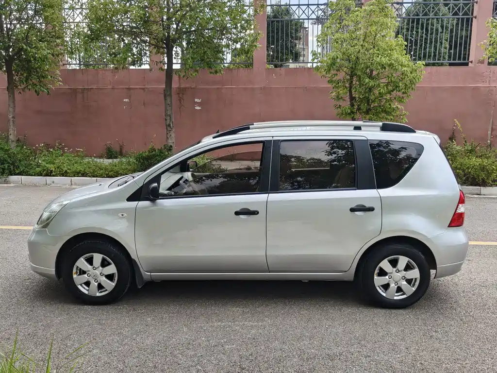 Nissan Livina — миниатюра 4
