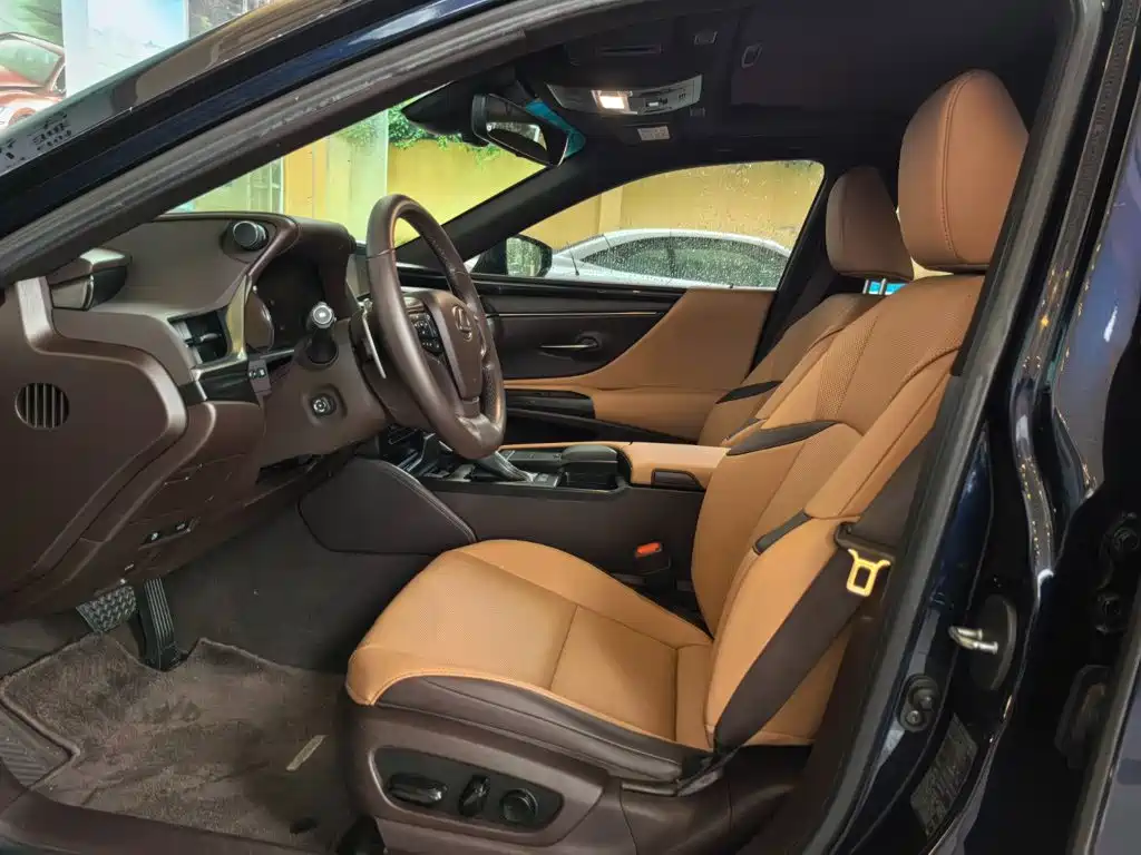 Lexus ES — миниатюра 5