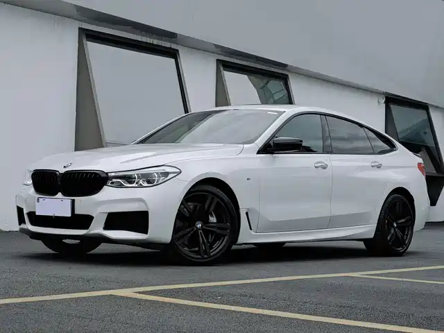 BMW 6-Series GT 2018 640i x Drive M — фото 1