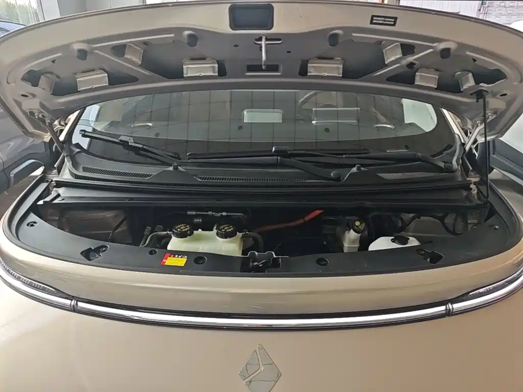 Baojun Yunduo — миниатюра 20