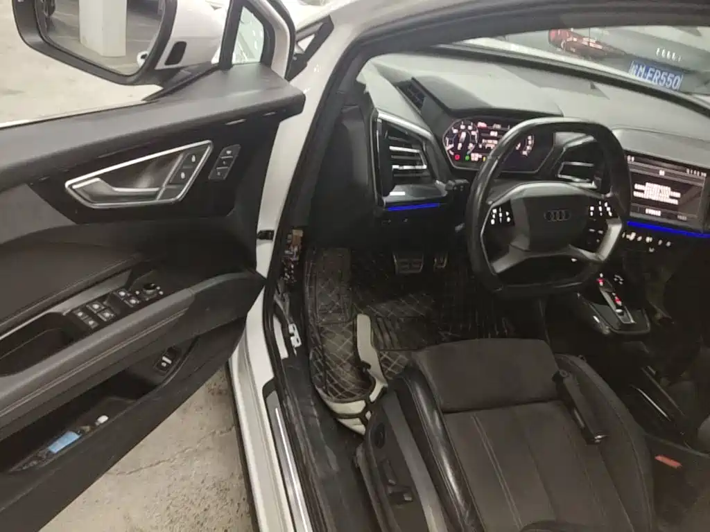 Audi Q4 e-tron — миниатюра 16