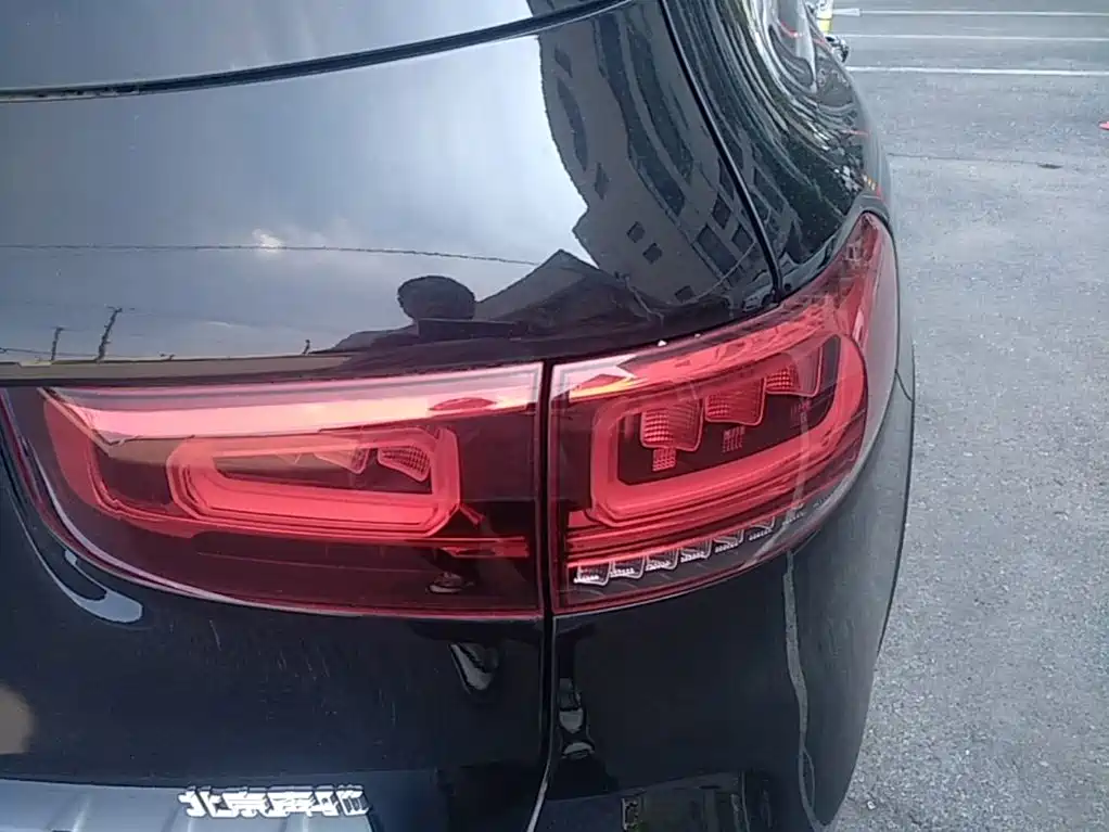 Mercedes-Benz GLB — миниатюра 8
