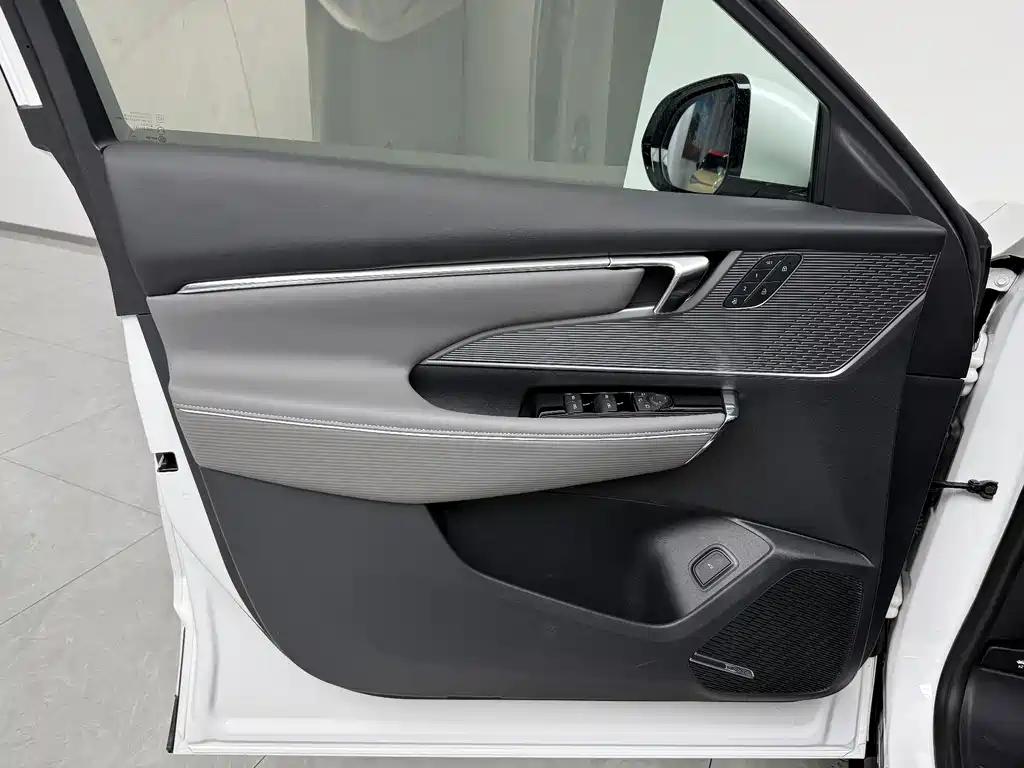 Buick E5 — миниатюра 14
