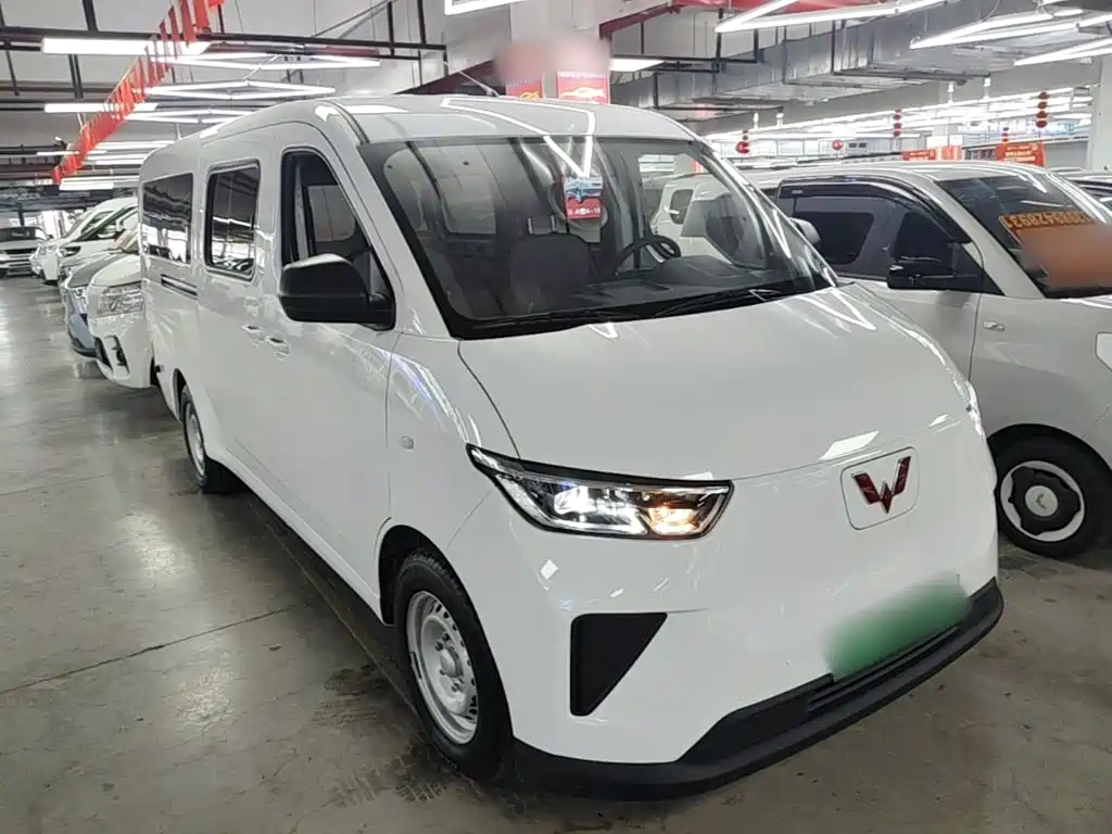 Wuling Yangguang — миниатюра 4