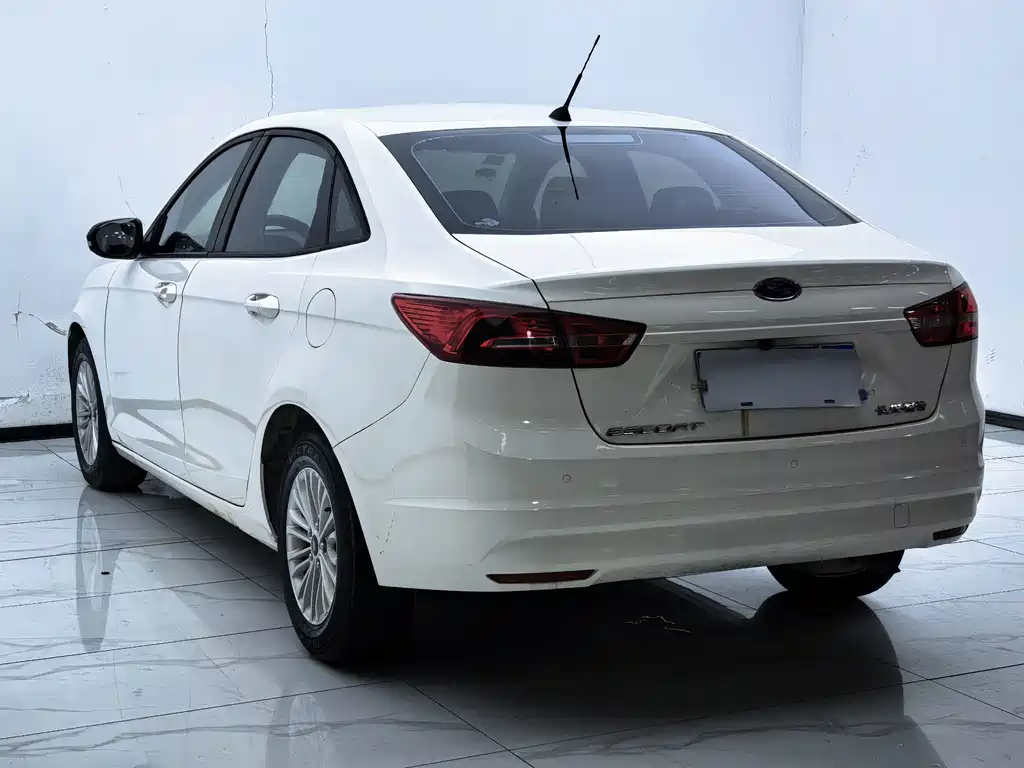 Ford Escort — миниатюра 9
