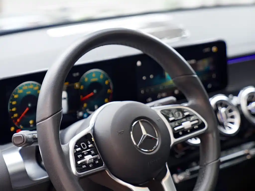 Mercedes-Benz GLB — миниатюра 11