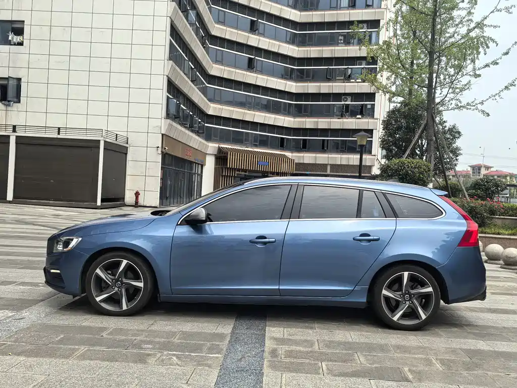 Volvo V60 — миниатюра 5