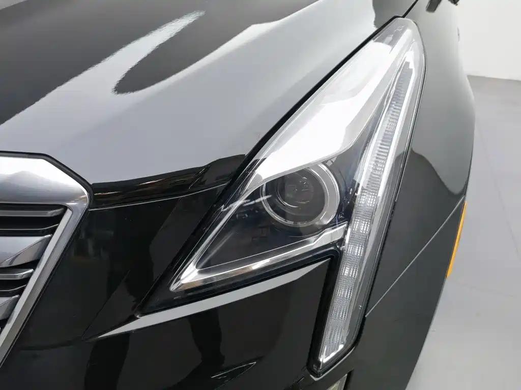 Cadillac XT5 — миниатюра 7
