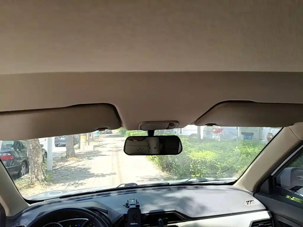 Wuling Hongguang — миниатюра 17