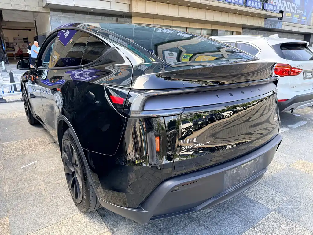 Tesla Model Y — фотографии объявления, Фото 15